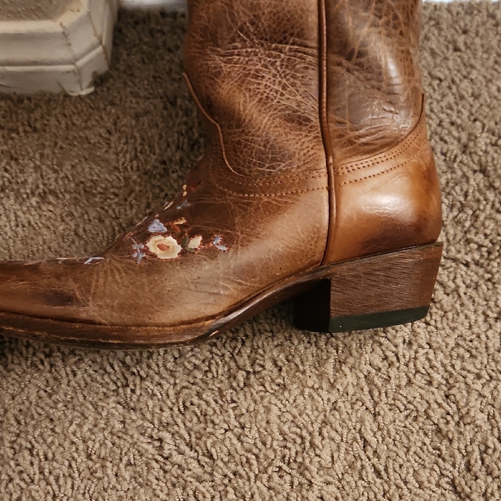 Shyanne Floral Embroidered Tan Heeled Boots - Picture 5 of 6